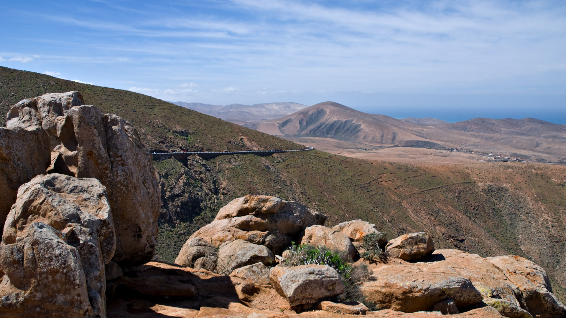 Bergstraße nach Vega de Río de las Palmas