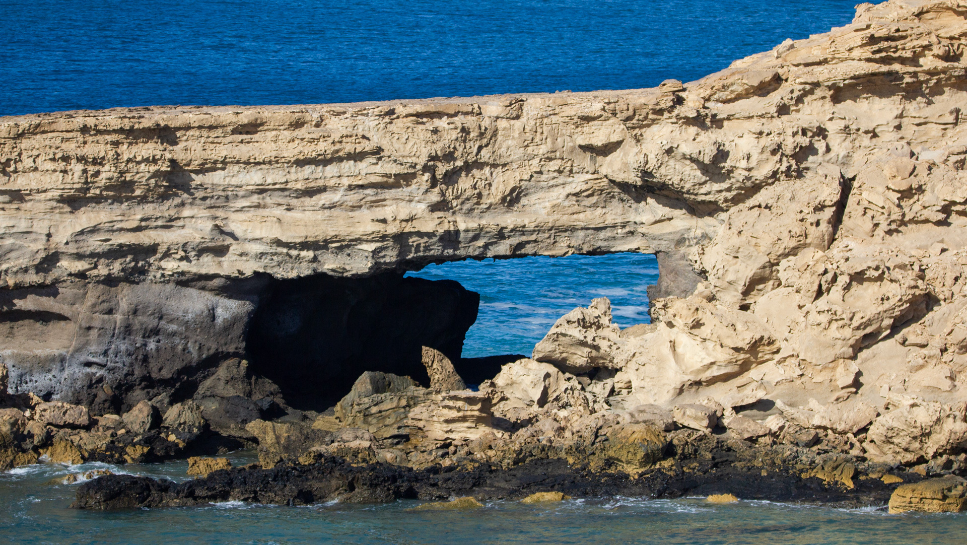 das natürliche Felsentor der Punta de Guadalupe