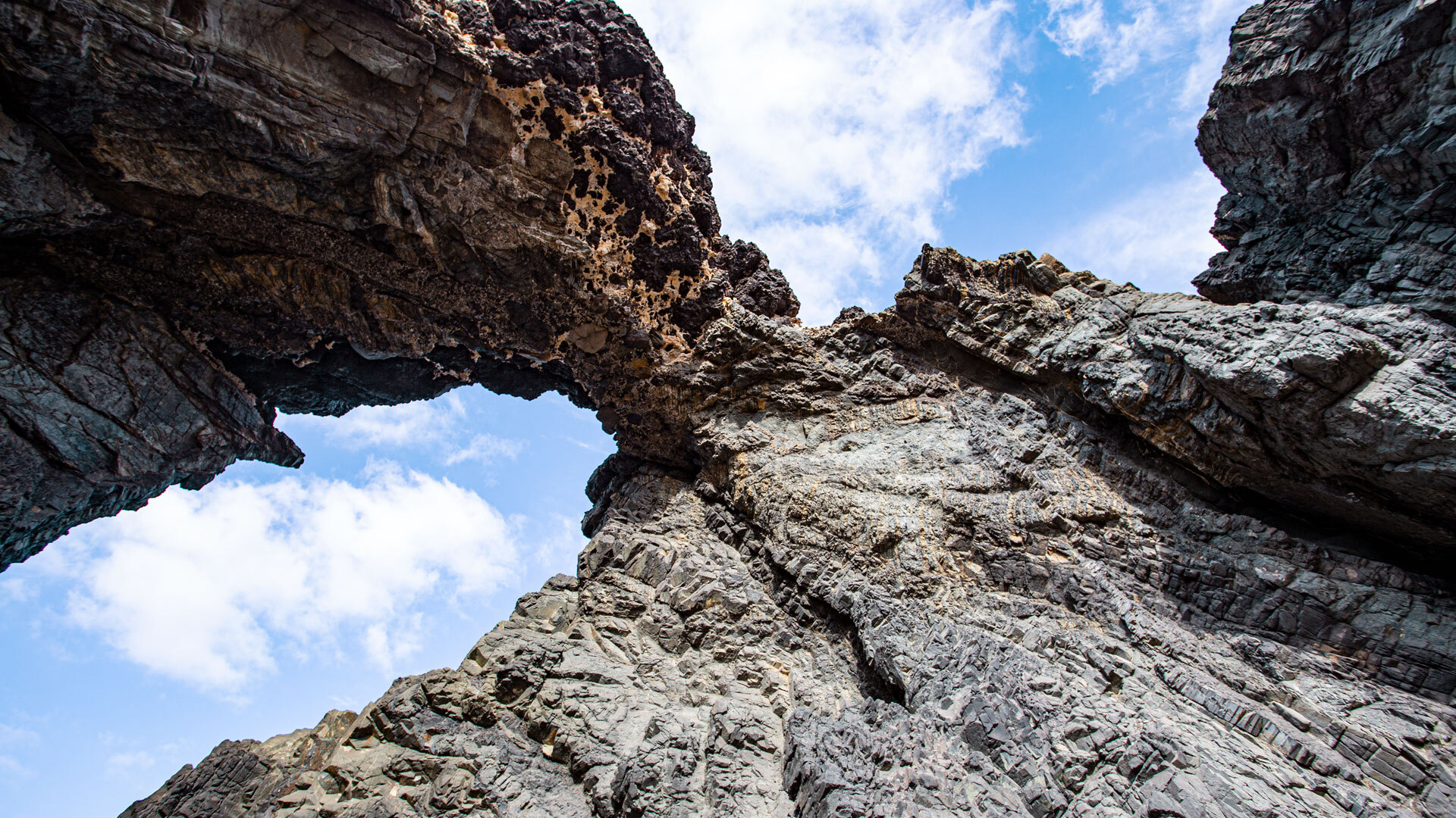 der Felsbogen Arco del Jurado im Naturpark Betancuria