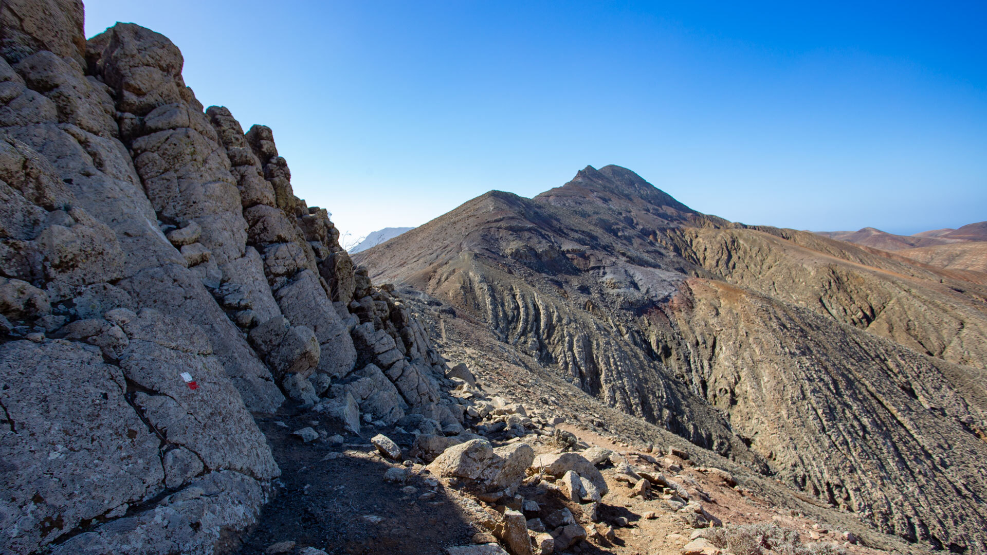 GR-131 am Berg Pasos auf Fuerteventura, Fernwanderweg