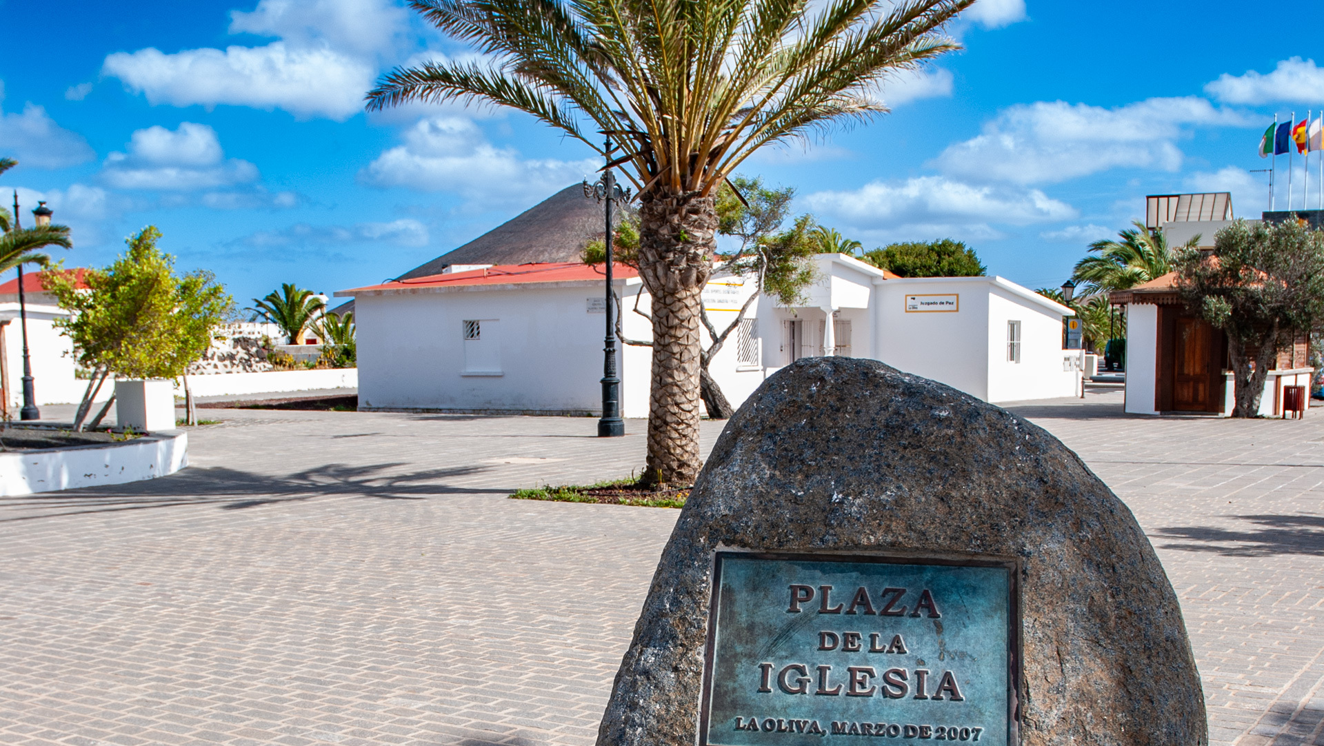 der Kirchplatz von La Oliva