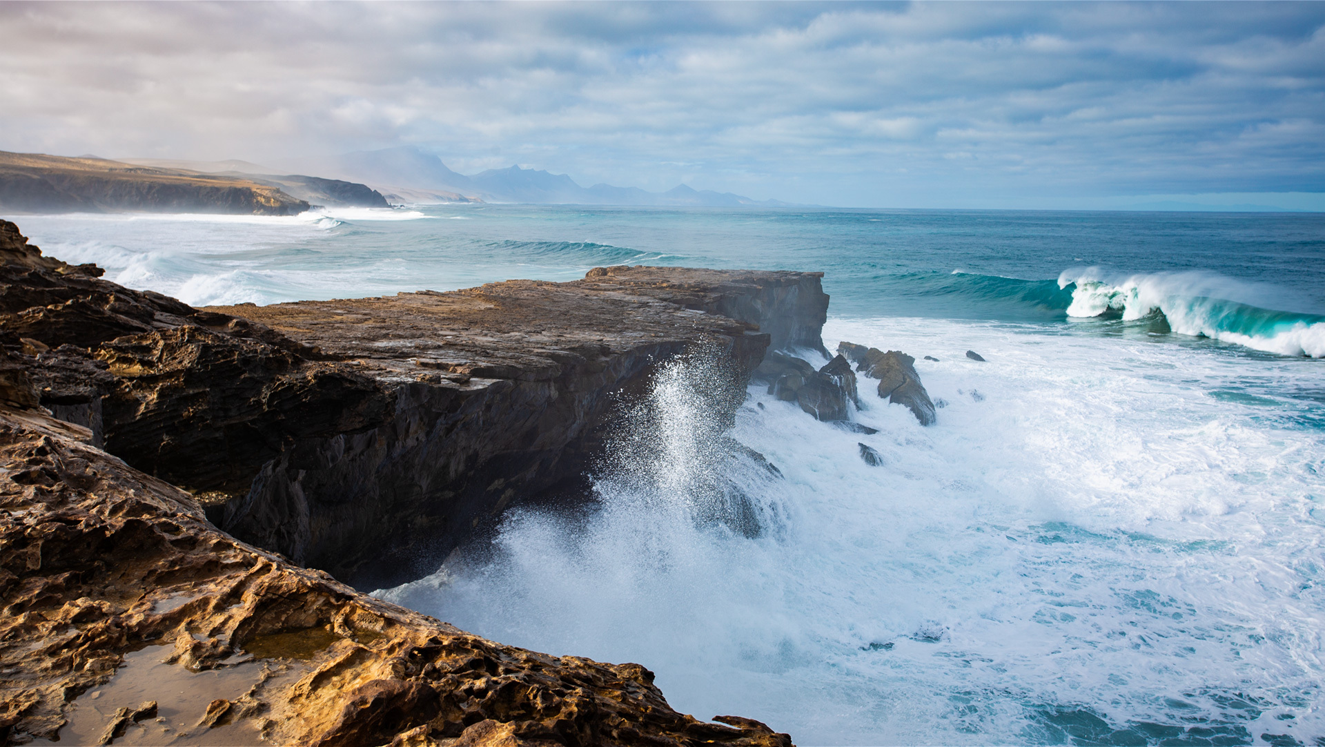 die sturmumtoste Felsklippe Punta Guadalupe
