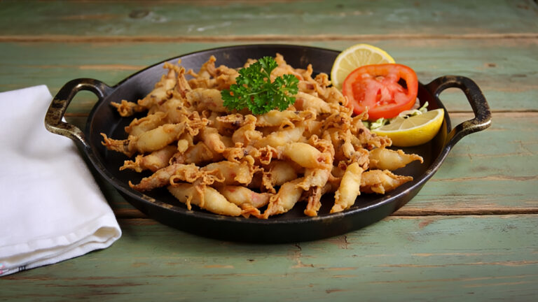 Puntillitas fritas – winzige fritierte Babytintenfische, Tapas, Fuerteventura